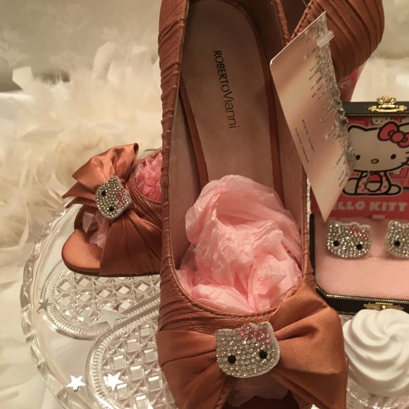 COPY - ADORABLE brand new peep toes with hello kitty crystals and matching eari… - Picture 5 of 7